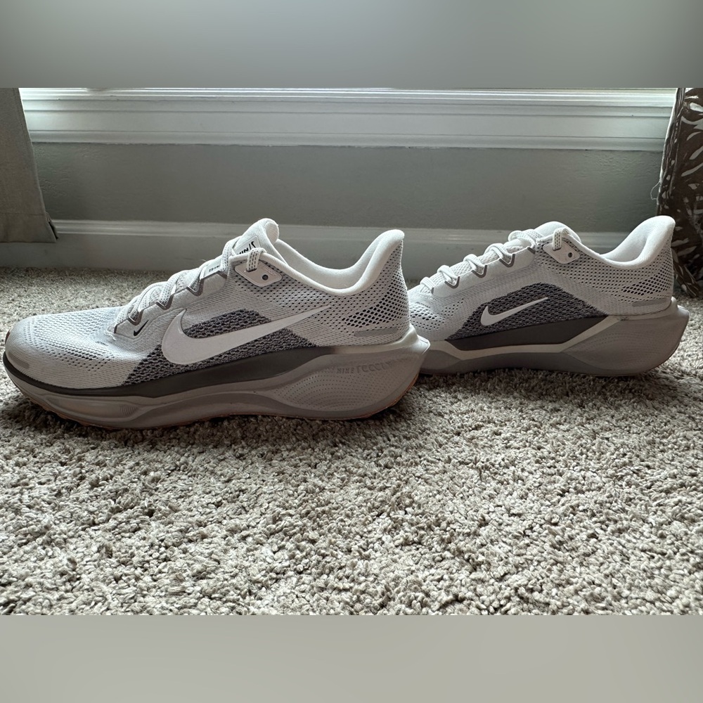 Nike Pegasus 41 trainers. Phantom/Mink Brown/Copper Moon/White. Nearly new.